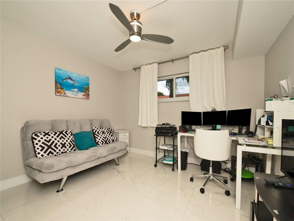 HOLLYBROOK GOLF AND TENNI - Residential