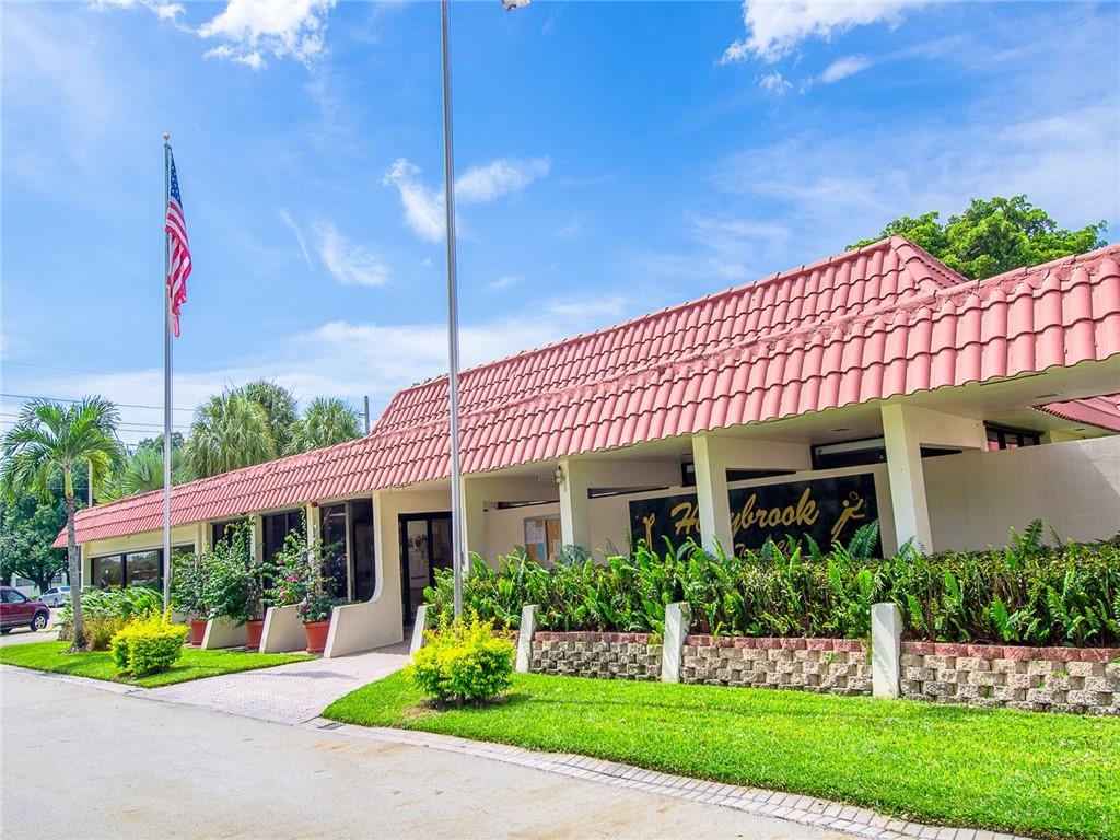 HOLLYBROOK GOLF AND TENNI - Residential