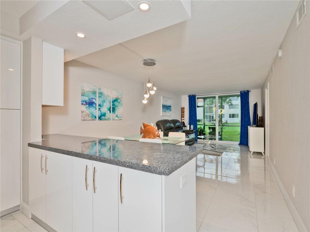 HOLLYBROOK GOLF AND TENNI - Residential