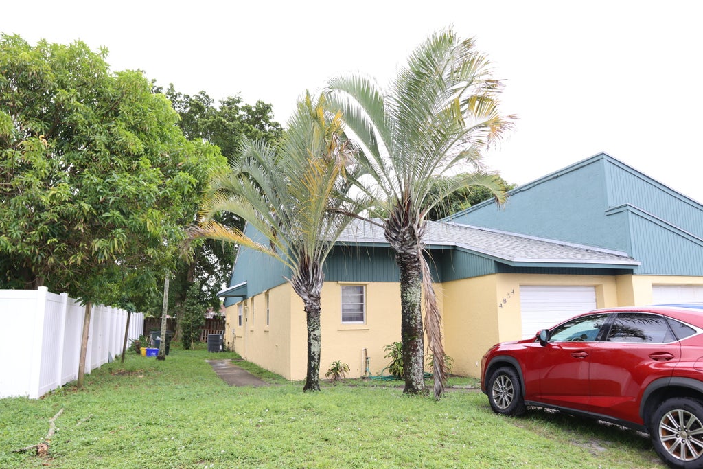 Photo of 4834 NW 6TH Court, Delray Beach, FL 33445 (MLS # B26093366)
