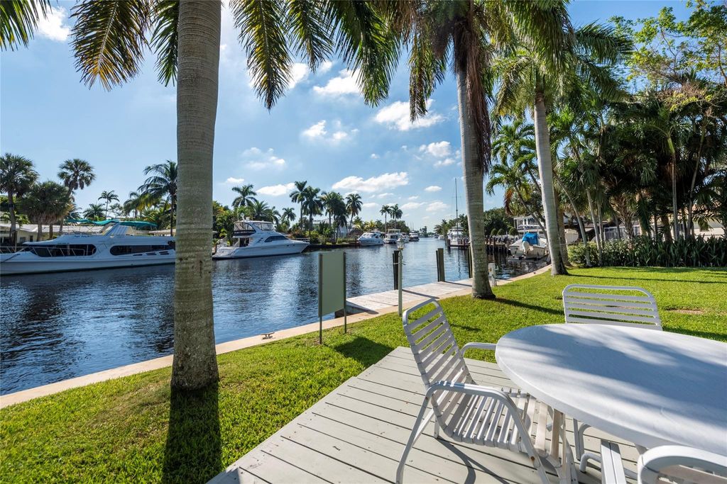 Photo of 1260 SW 14th Avenue, Fort Lauderdale, FL 33312 (MLS # F10537090)