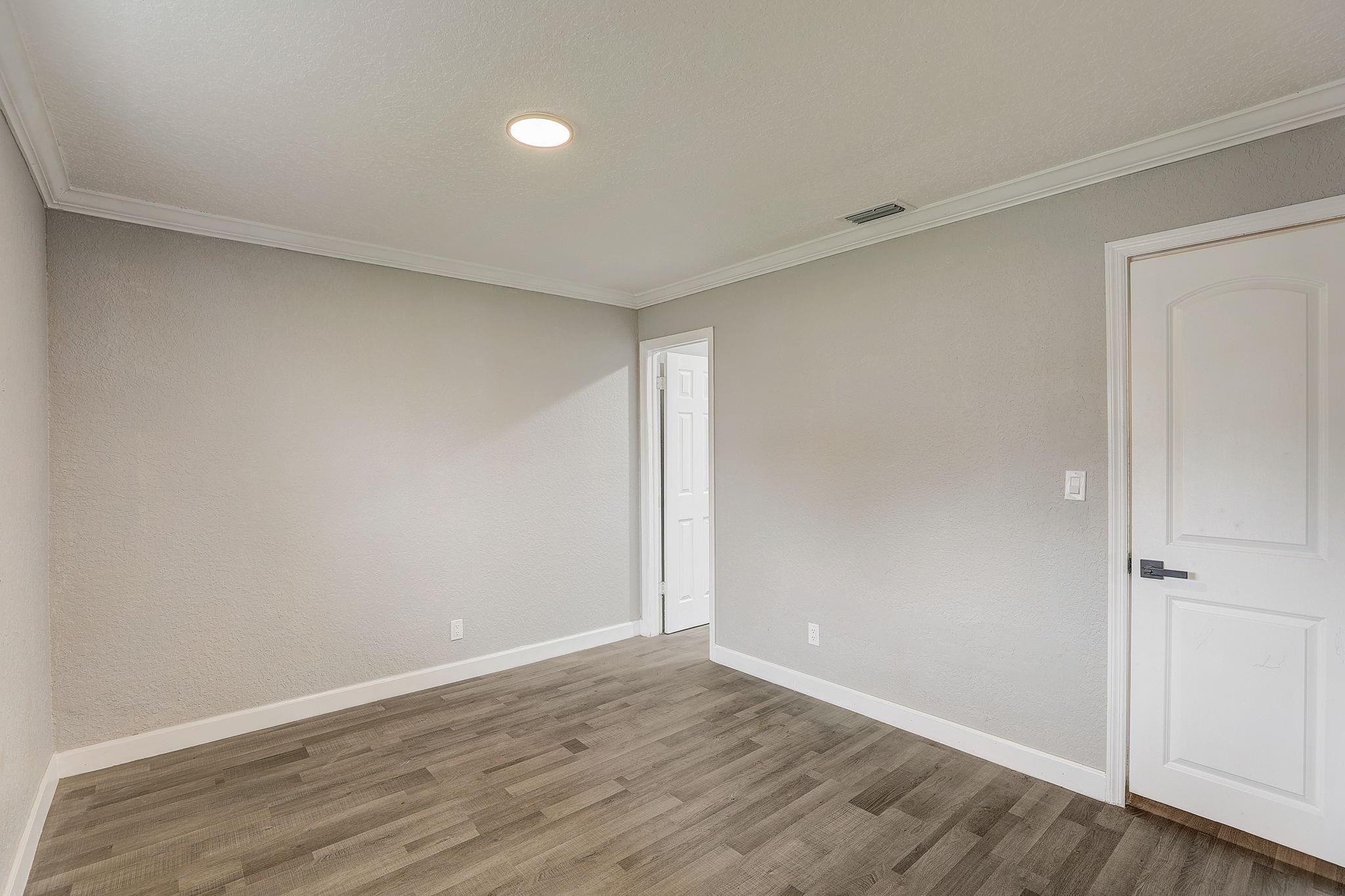 LARKDALE LAKE ESTATES - Residential