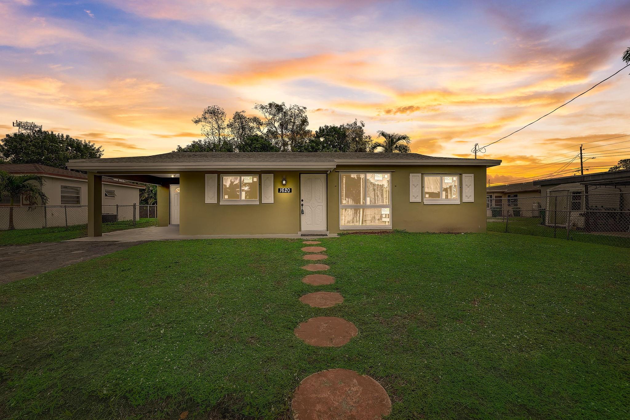LARKDALE LAKE ESTATES - Residential