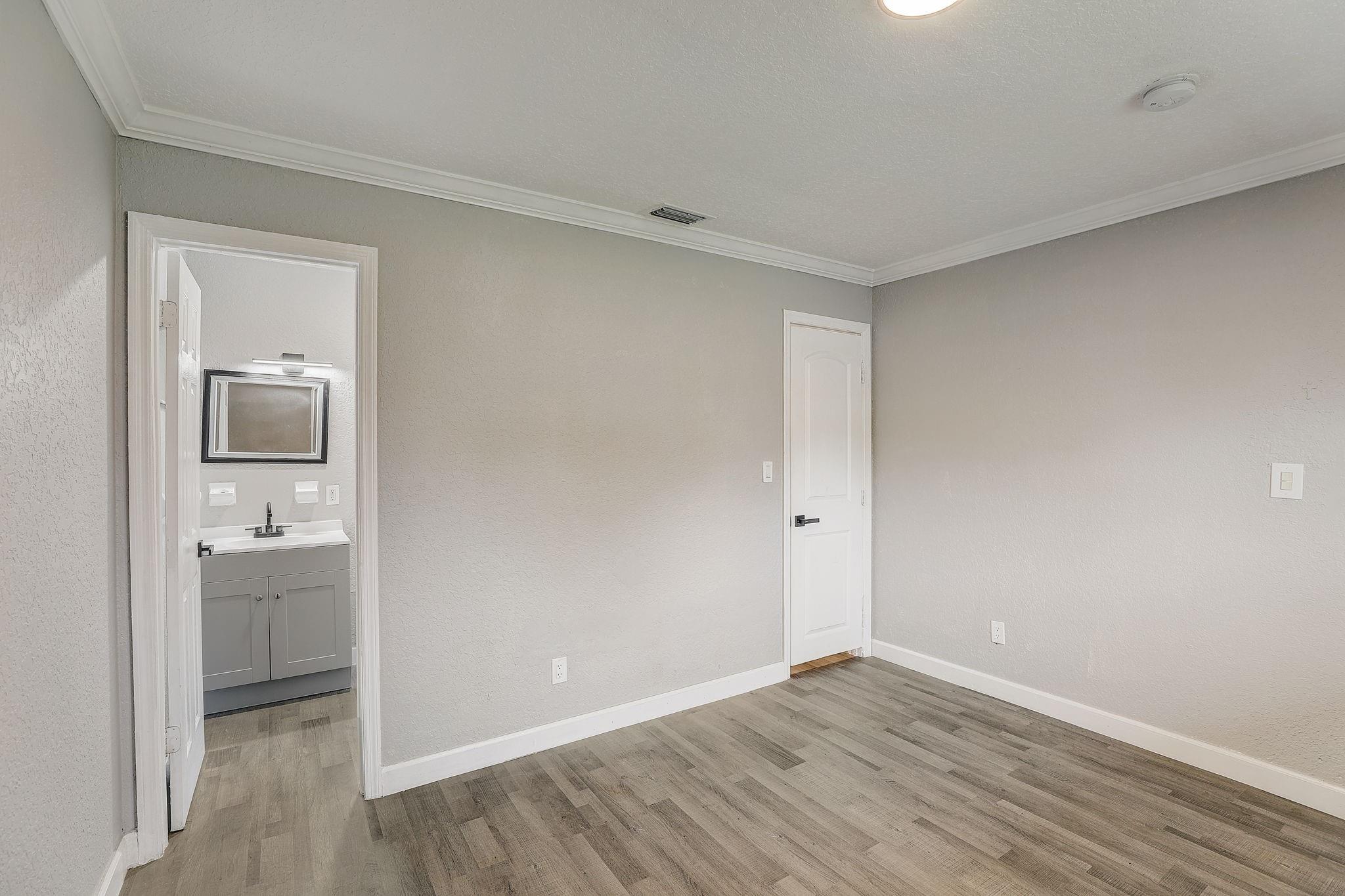 LARKDALE LAKE ESTATES - Residential