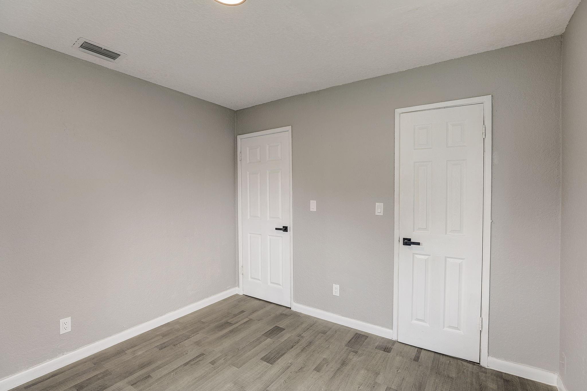 LARKDALE LAKE ESTATES - Residential