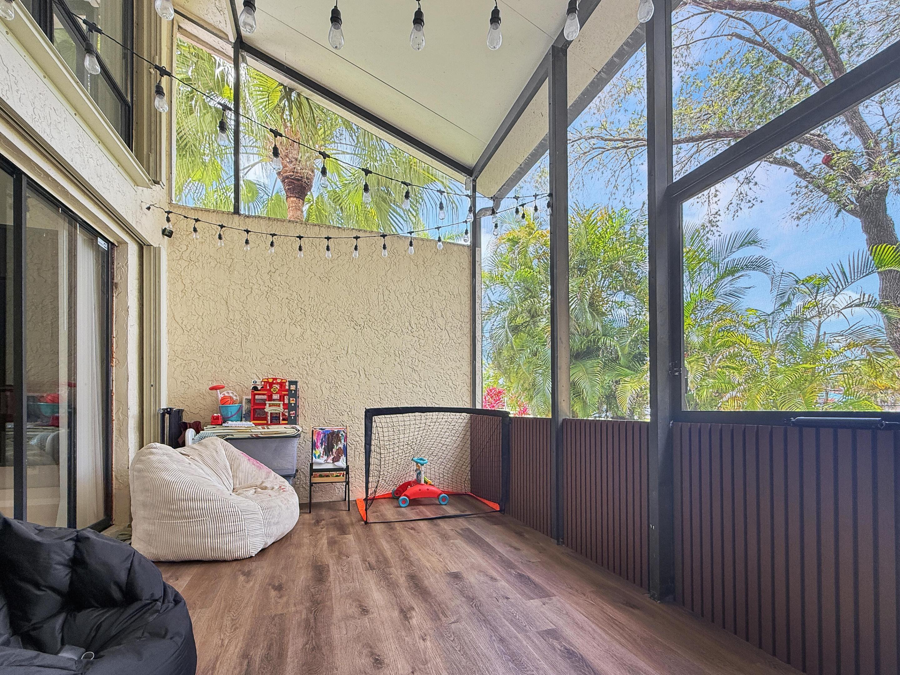 COQUINA LAKES - Residential