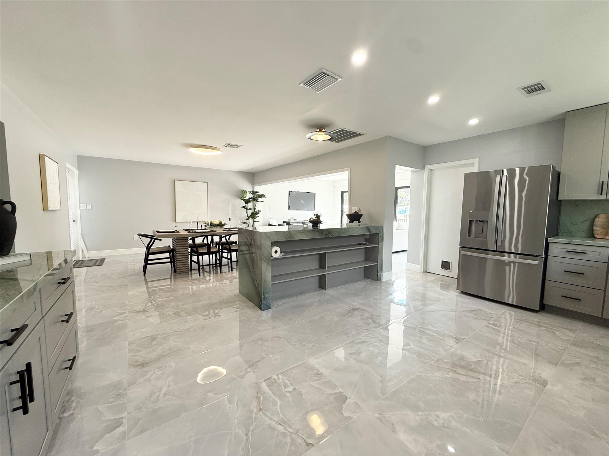 HOLLYWOOD - Residential