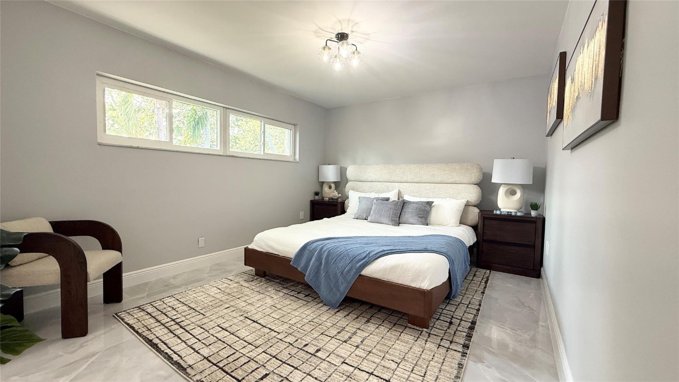 HOLLYWOOD - Residential