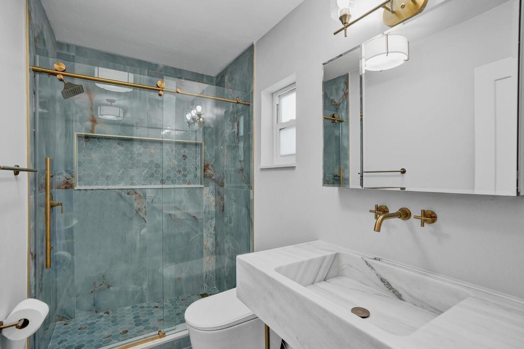 HOLLYWOOD - Residential