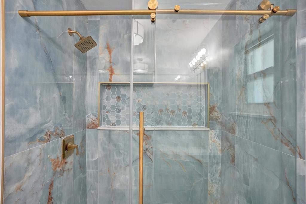 HOLLYWOOD - Residential