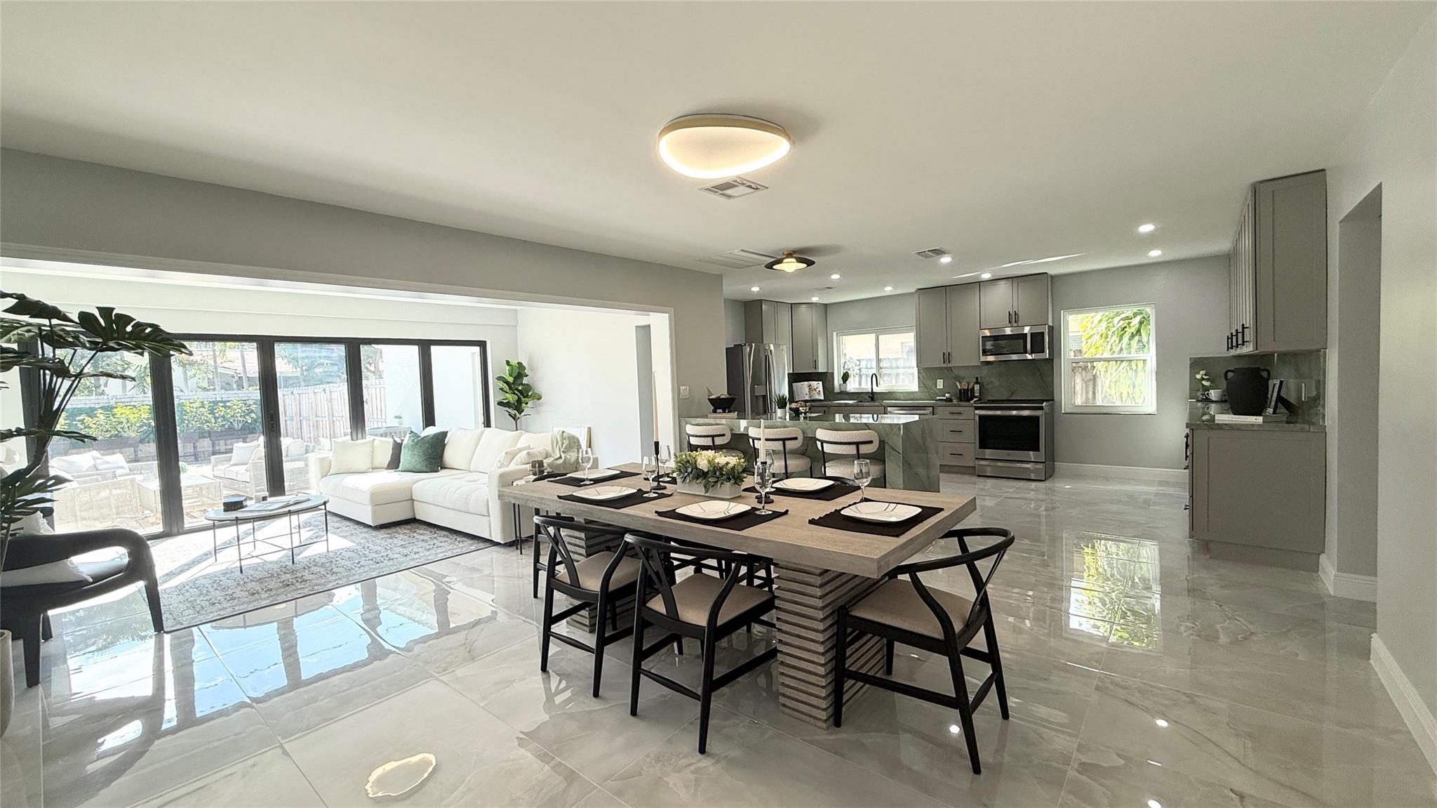 HOLLYWOOD - Residential