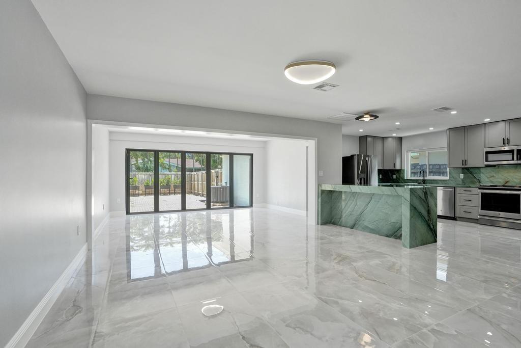 HOLLYWOOD - Residential