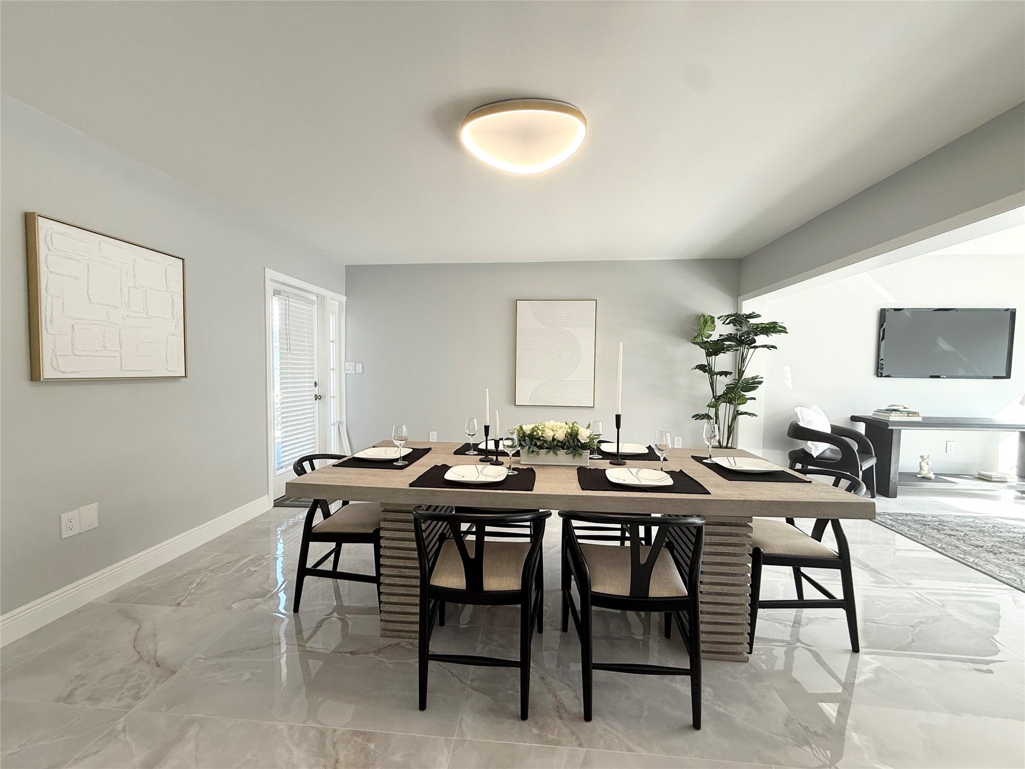 HOLLYWOOD - Residential