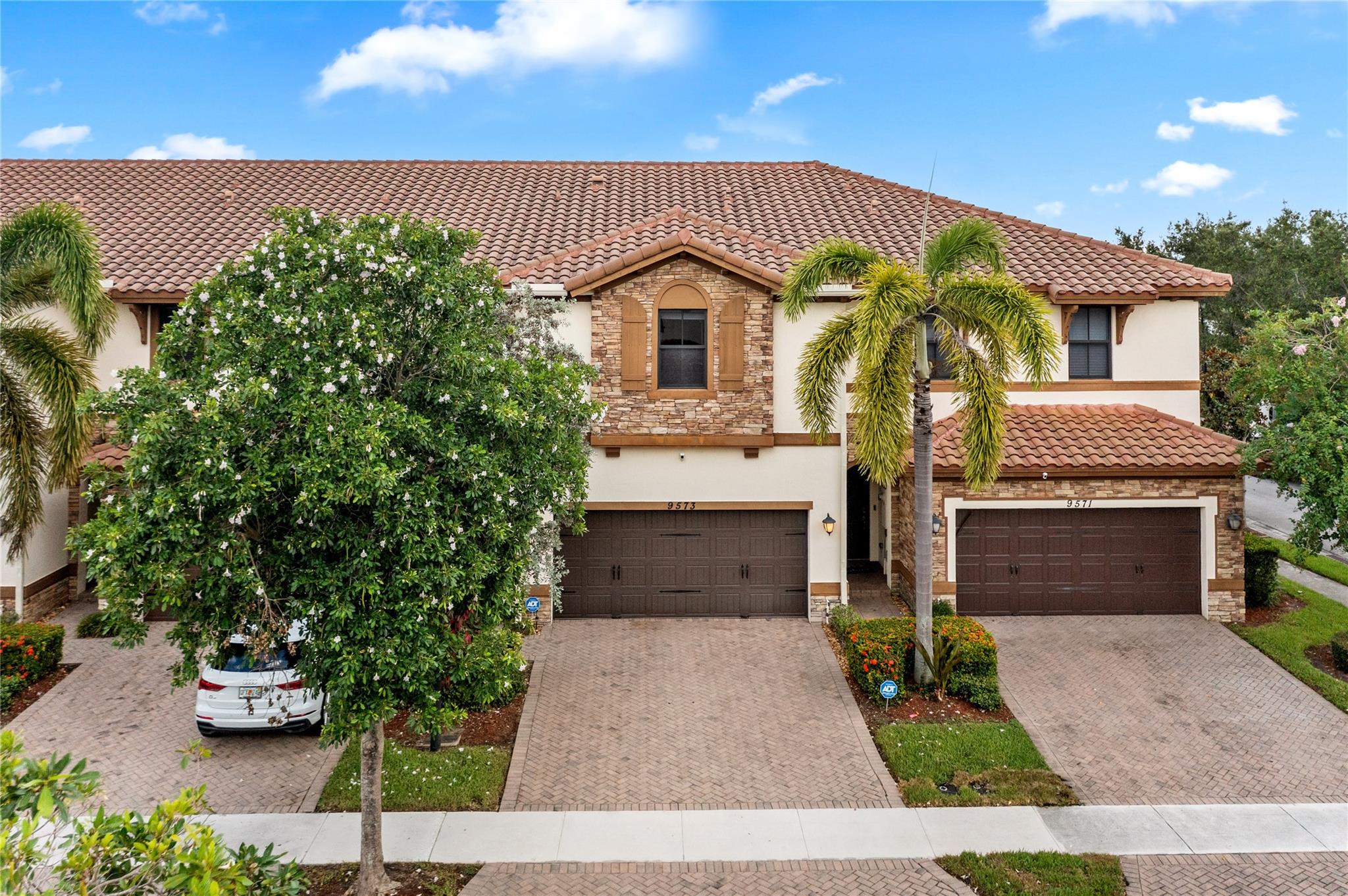 9573 Town Parc Cir S