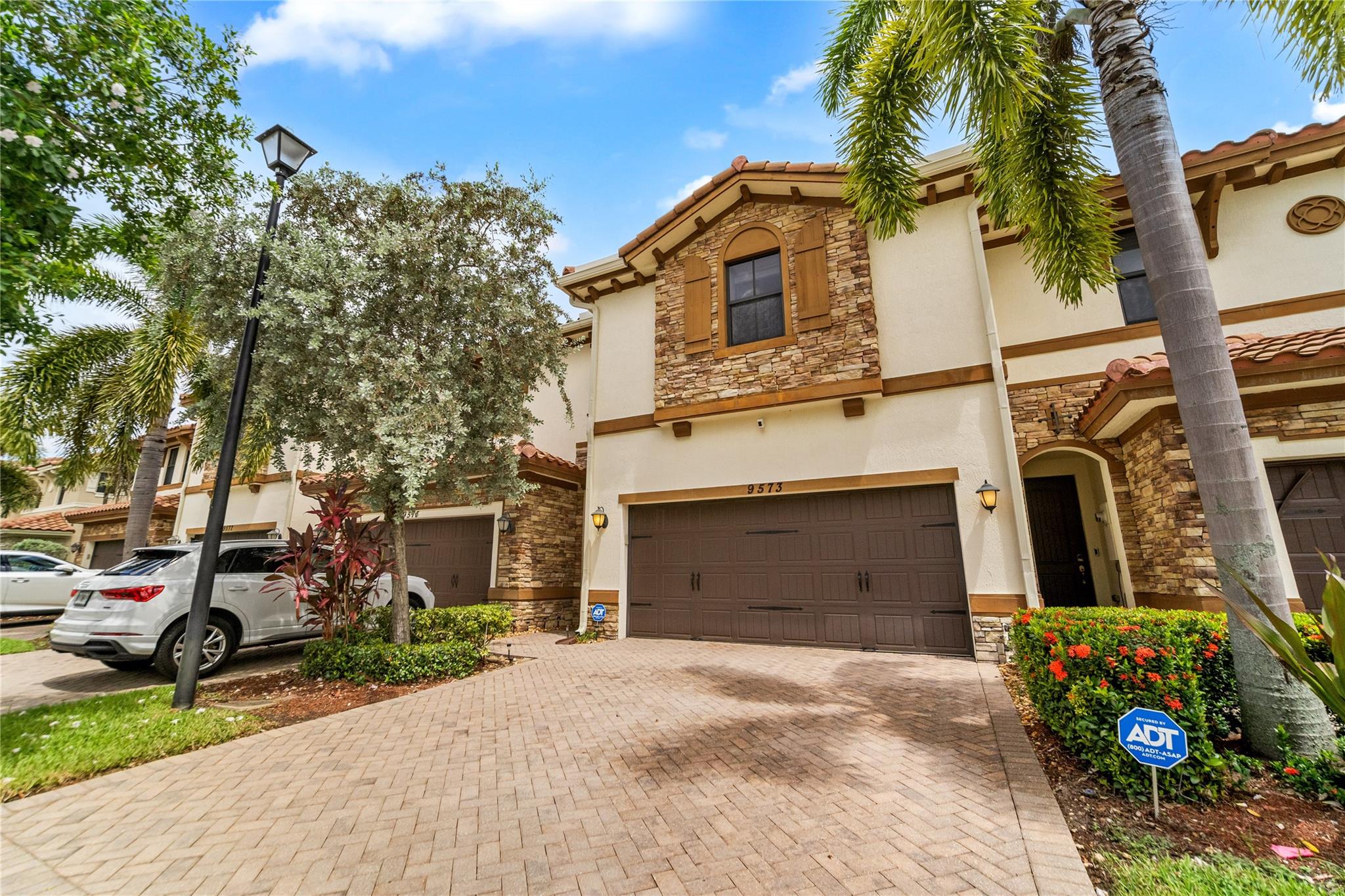 9573 Town Parc Cir S