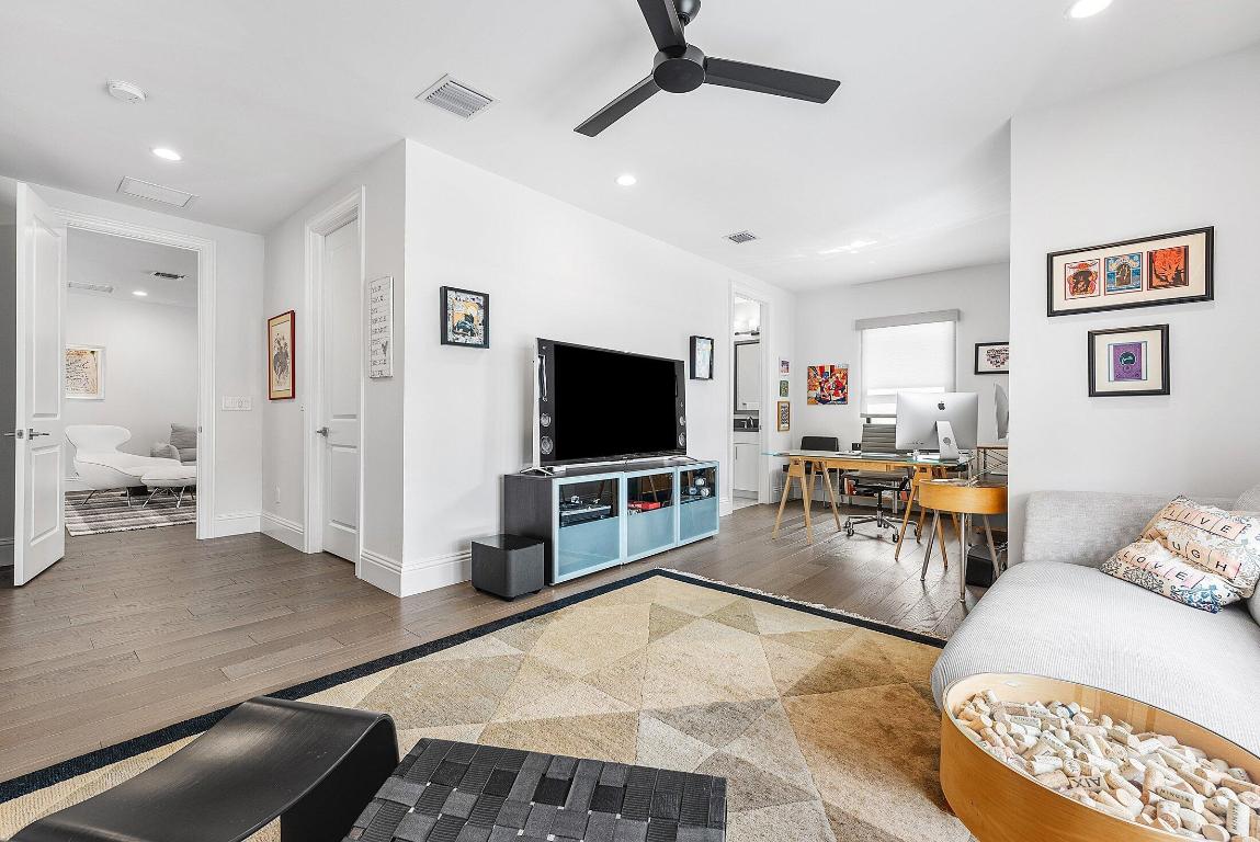 ROYAL PALM POLO - Residential