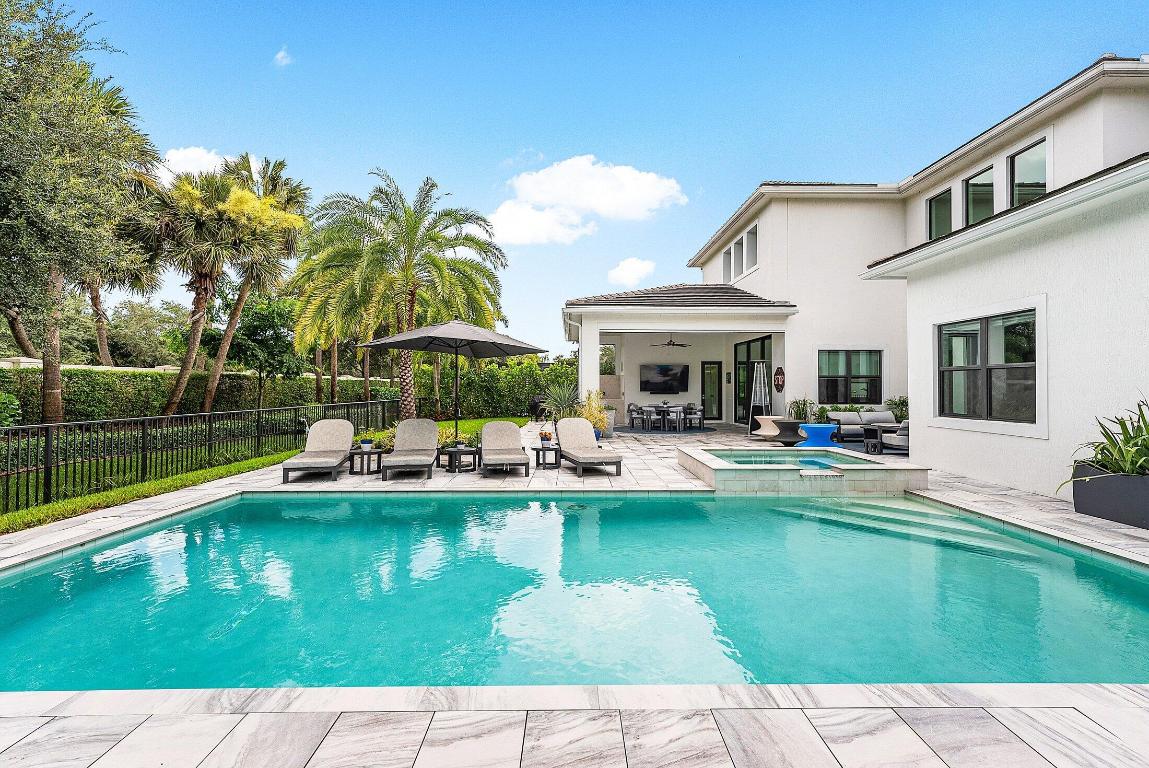 ROYAL PALM POLO - Residential