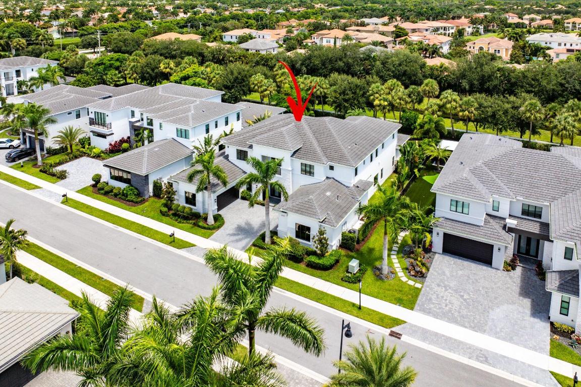 ROYAL PALM POLO - Residential