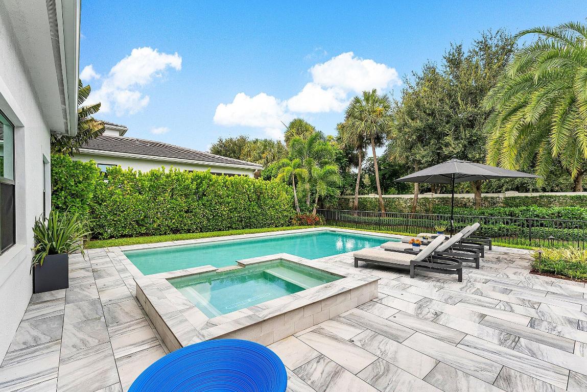 ROYAL PALM POLO - Residential