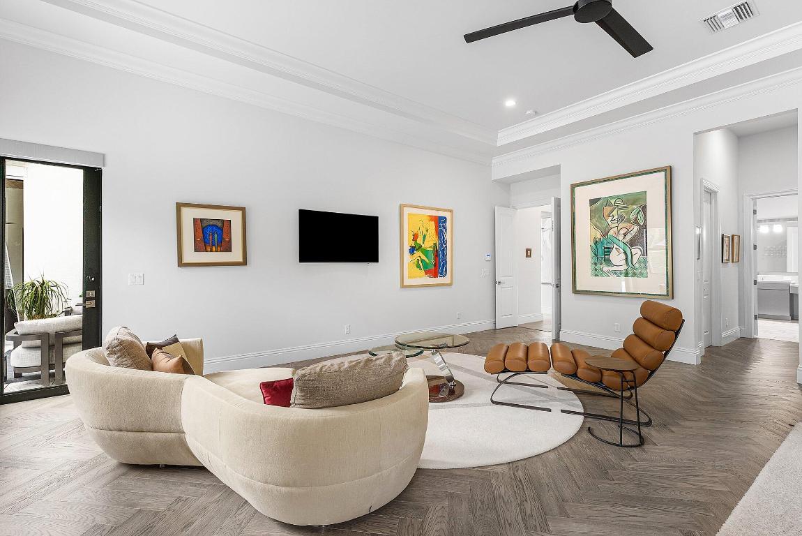 ROYAL PALM POLO - Residential