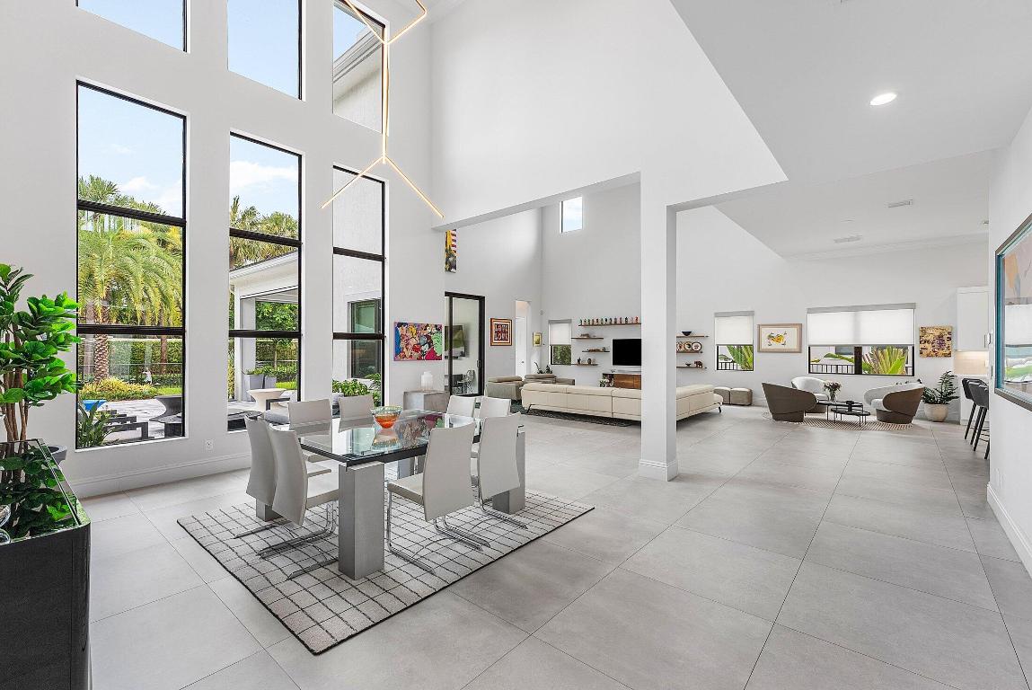 ROYAL PALM POLO - Residential