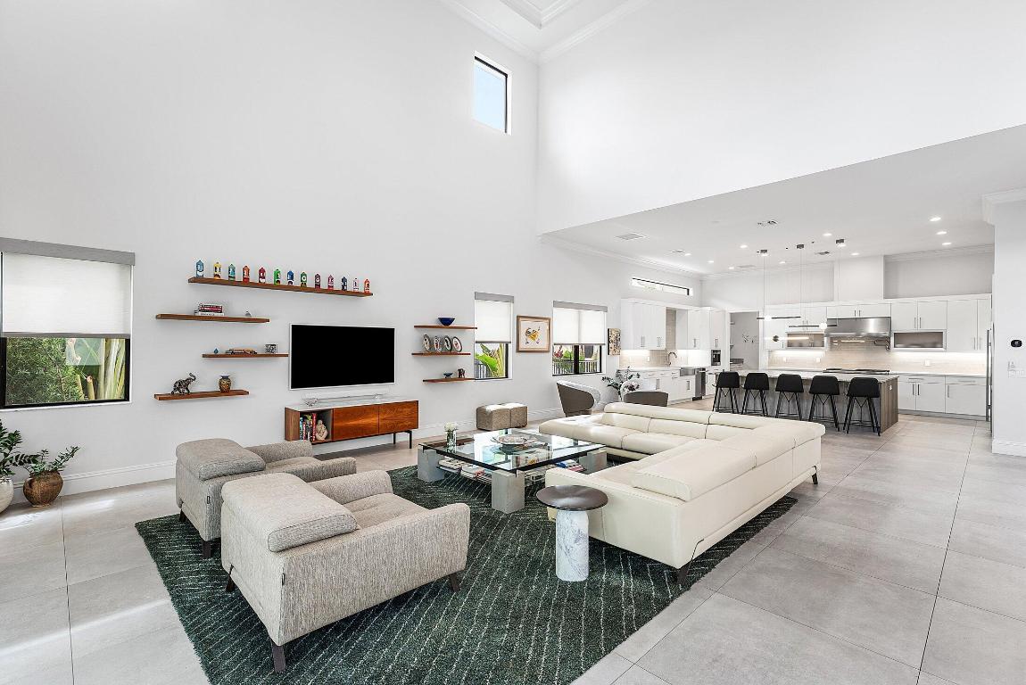 ROYAL PALM POLO - Residential