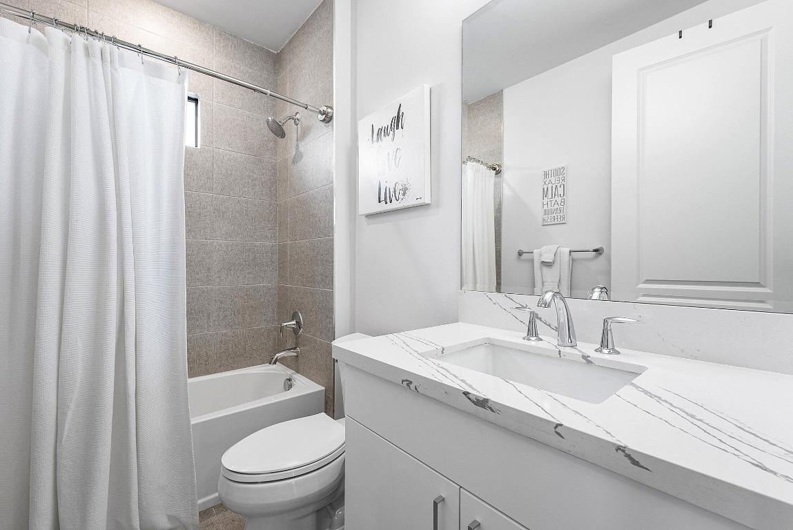 ROYAL PALM POLO - Residential