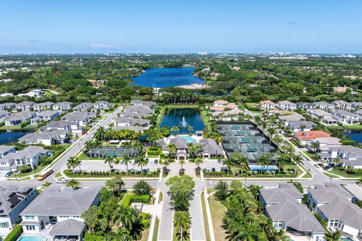 ROYAL PALM POLO - Residential