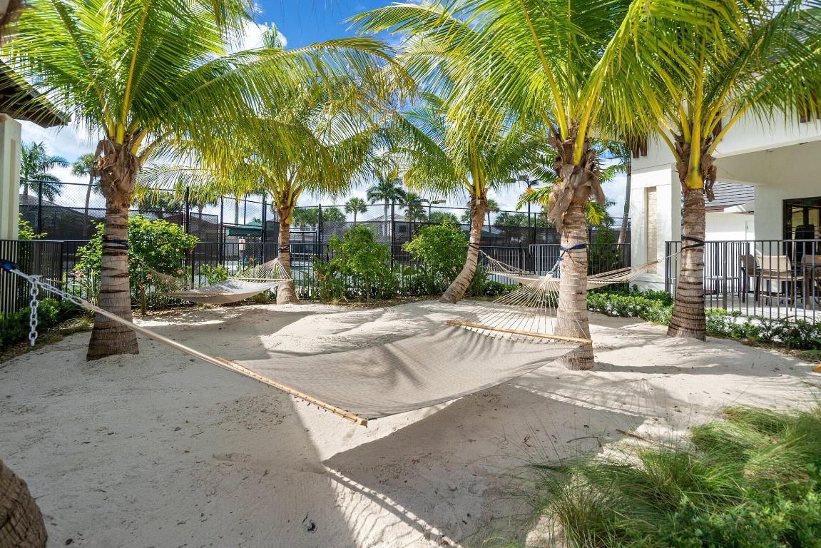 ROYAL PALM POLO - Residential