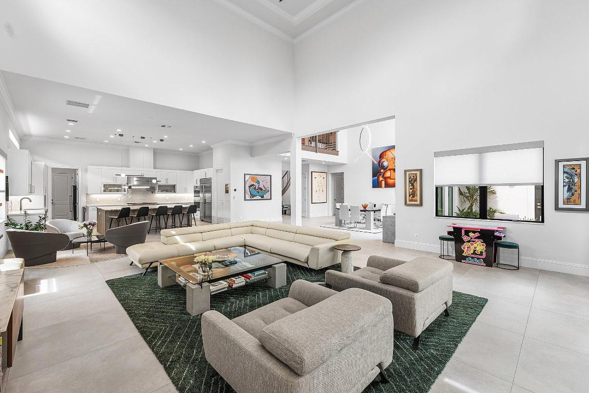 ROYAL PALM POLO - Residential