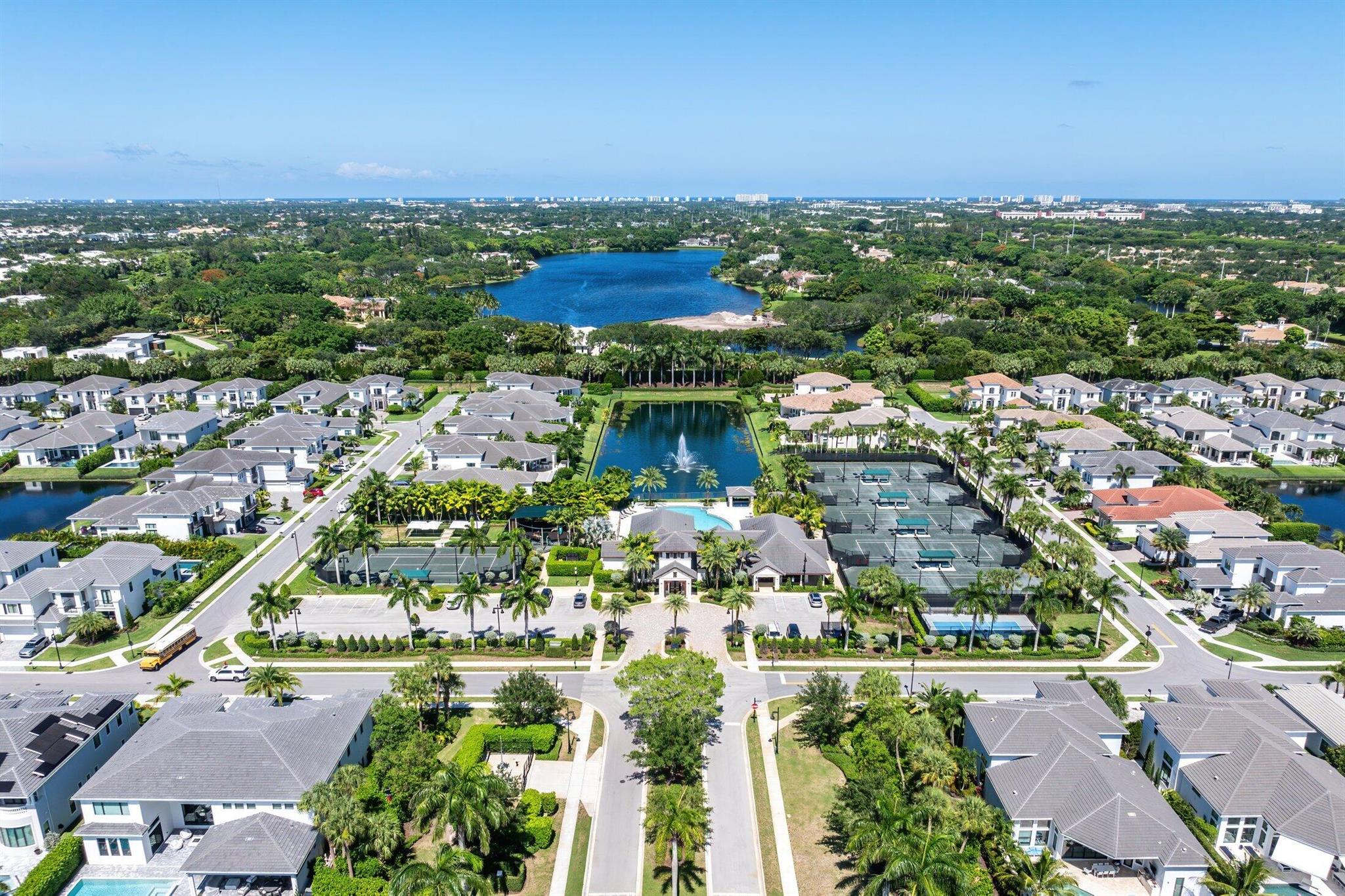 ROYAL PALM POLO - Residential