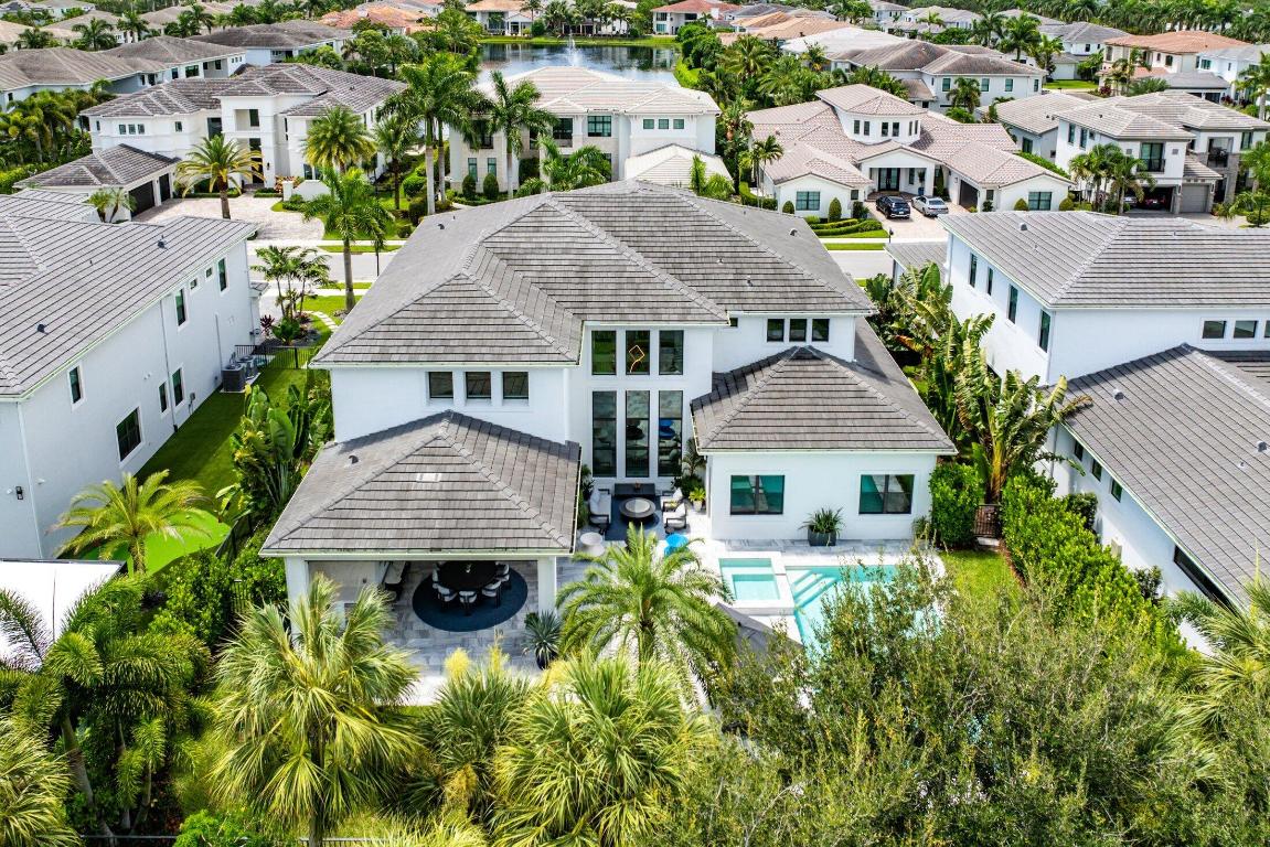 ROYAL PALM POLO - Residential