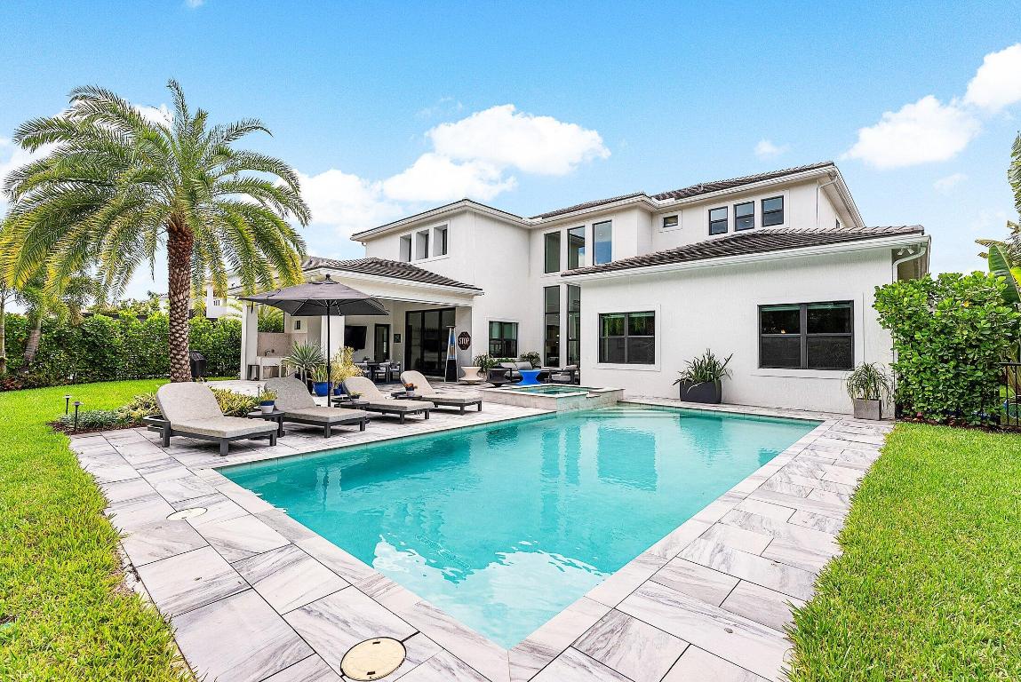 ROYAL PALM POLO - Residential