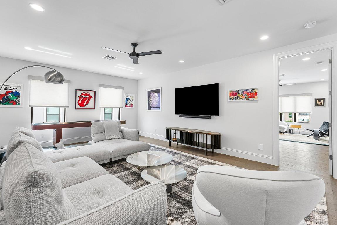 ROYAL PALM POLO - Residential