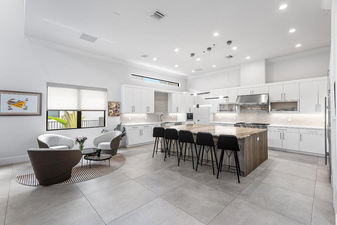 ROYAL PALM POLO - Residential