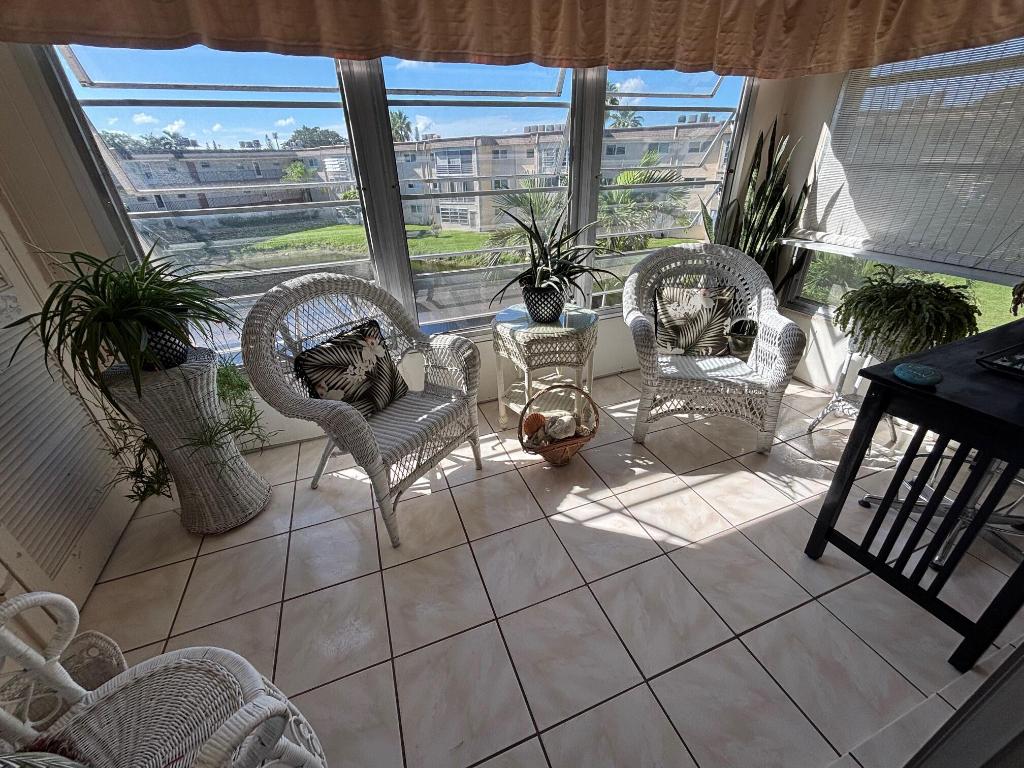 LAKESIDE VILLAGE - Residential