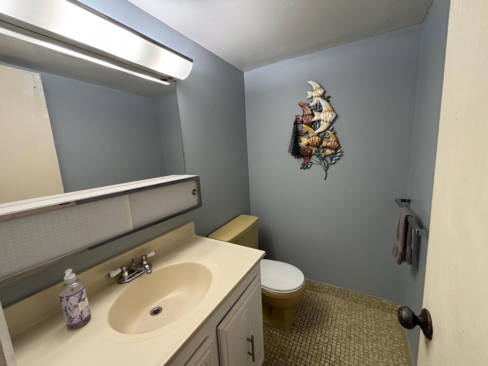 LAKESIDE VILLAGE - Residential