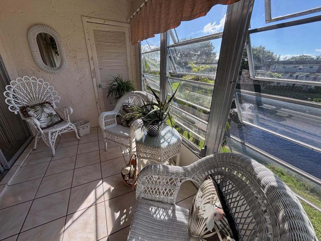 LAKESIDE VILLAGE - Residential