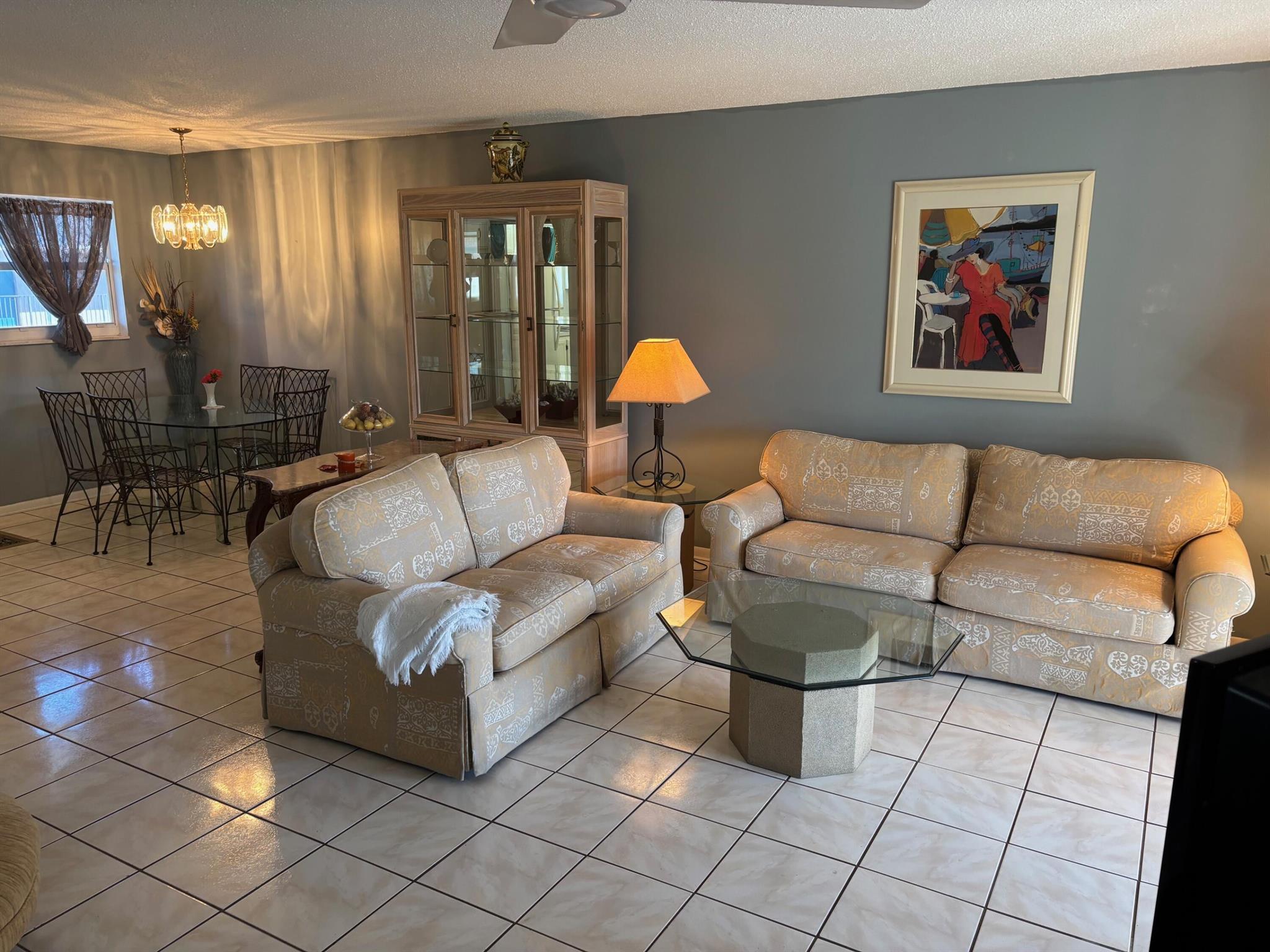 721 Lori Drive 305, Palm Springs, FL, 33461/$64,000 3 721 Lori Drive 305