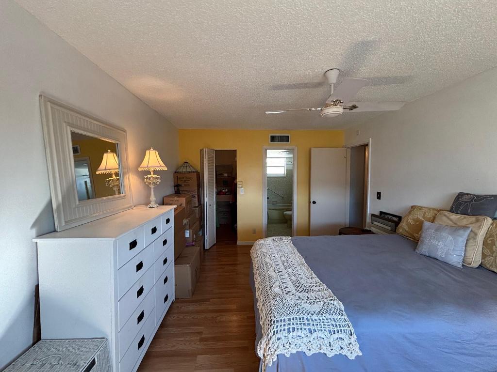 LAKESIDE VILLAGE - Residential