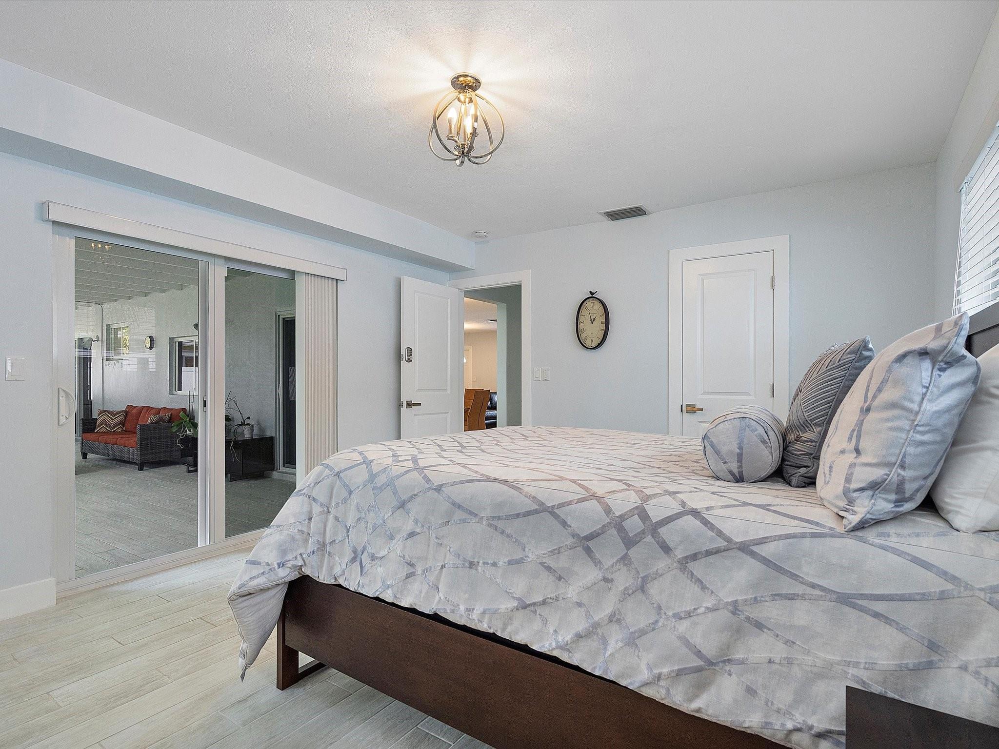 Hollywood Hills 6-22 B - Residential
