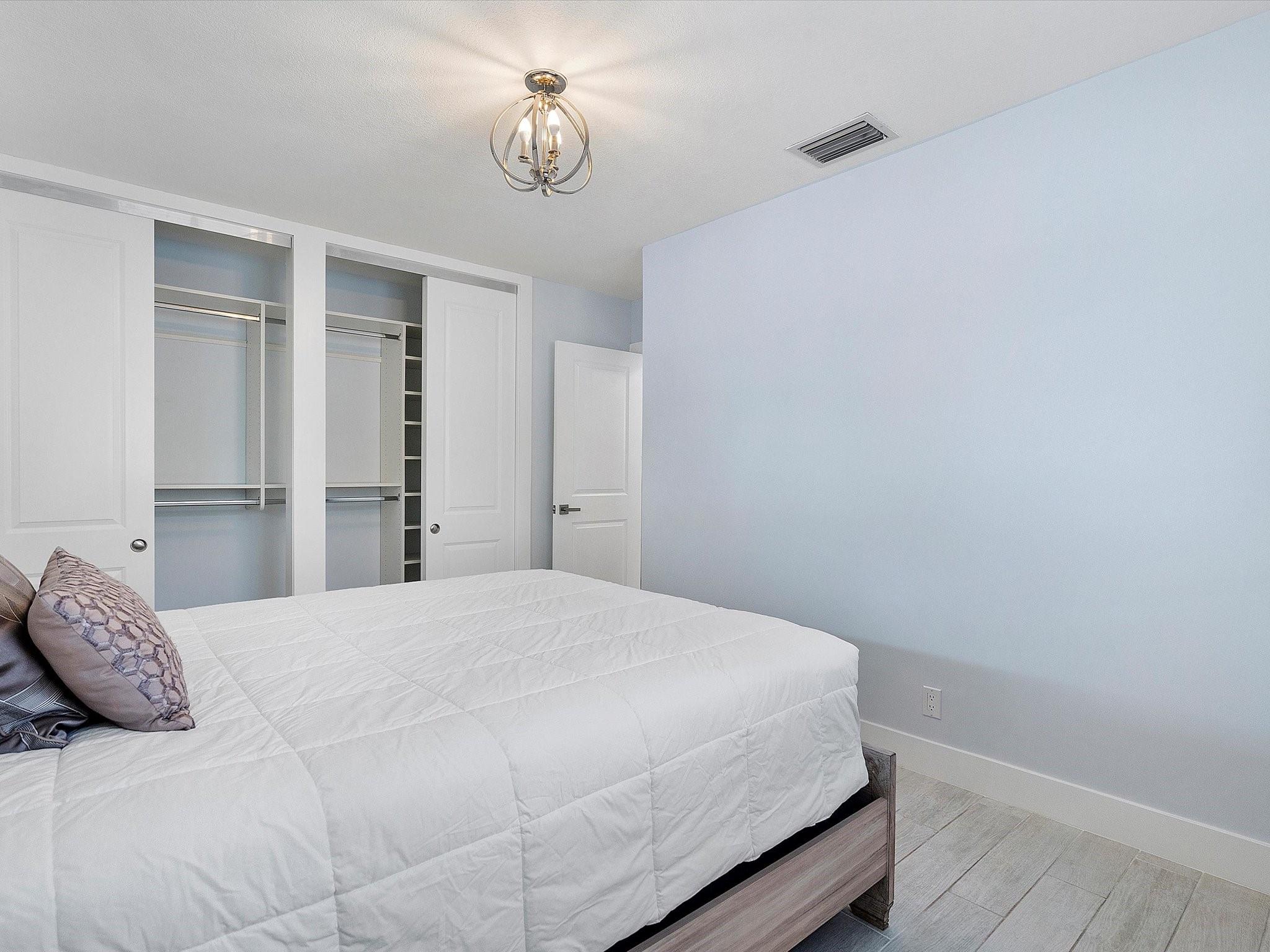 Hollywood Hills 6-22 B - Residential