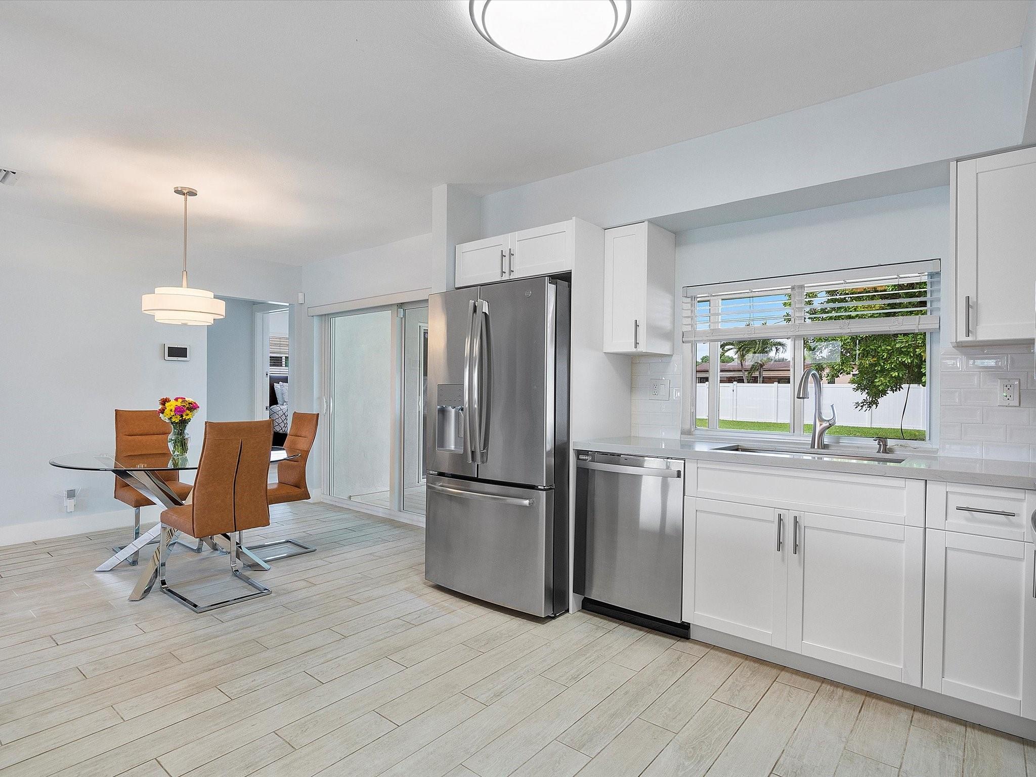 Hollywood Hills 6-22 B - Residential
