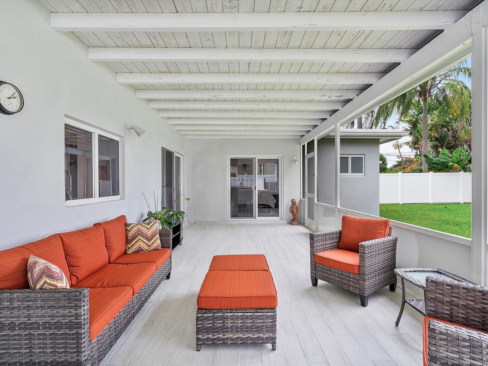 Hollywood Hills 6-22 B - Residential