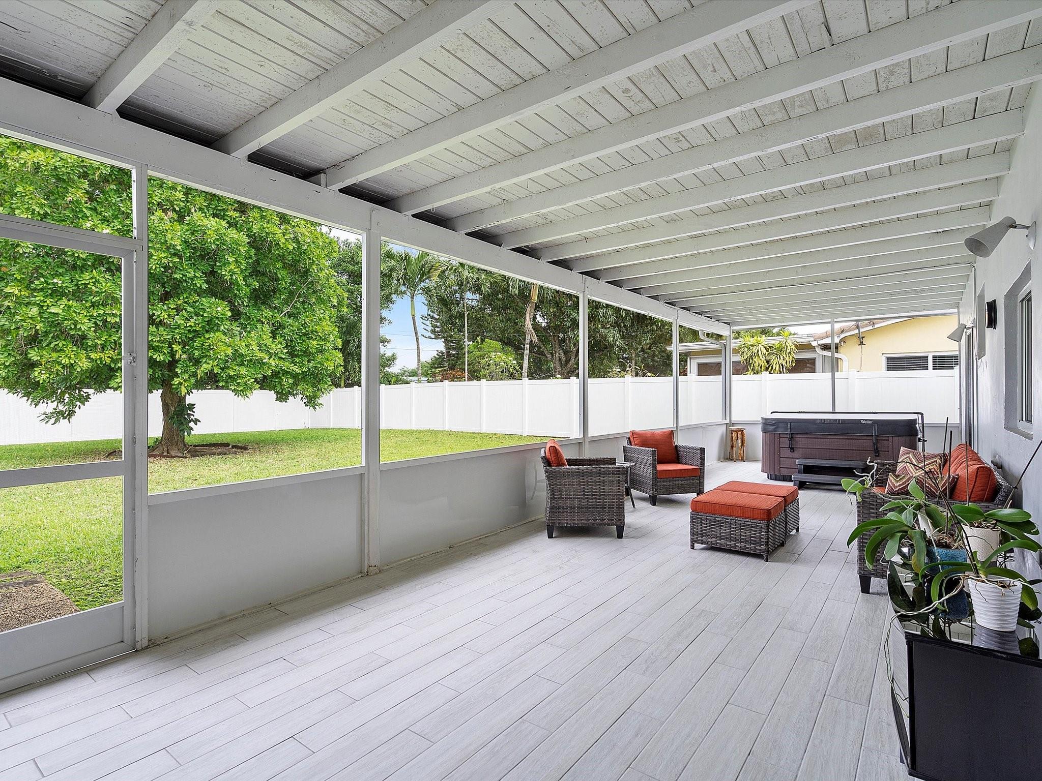 Hollywood Hills 6-22 B - Residential