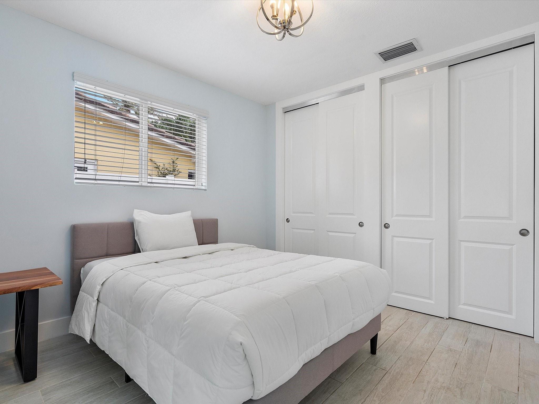 Hollywood Hills 6-22 B - Residential
