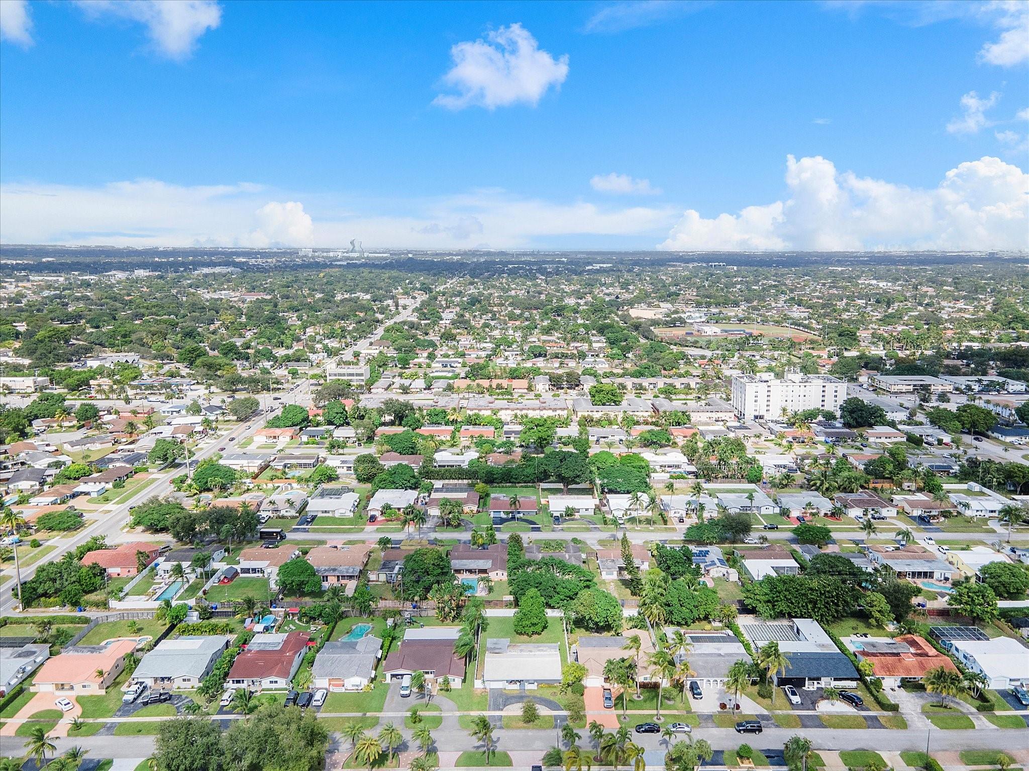 Hollywood Hills 6-22 B - Residential