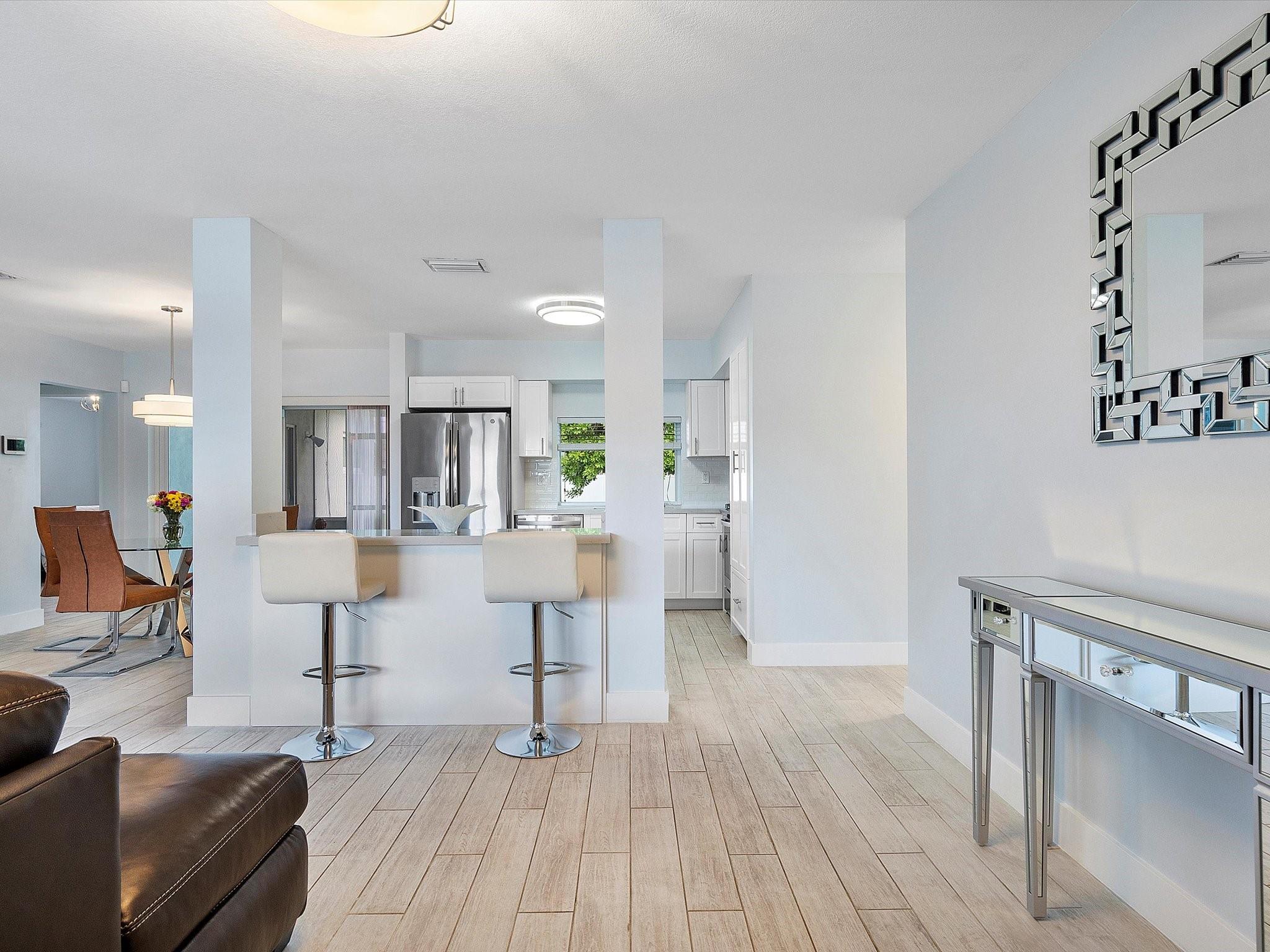 Hollywood Hills 6-22 B - Residential