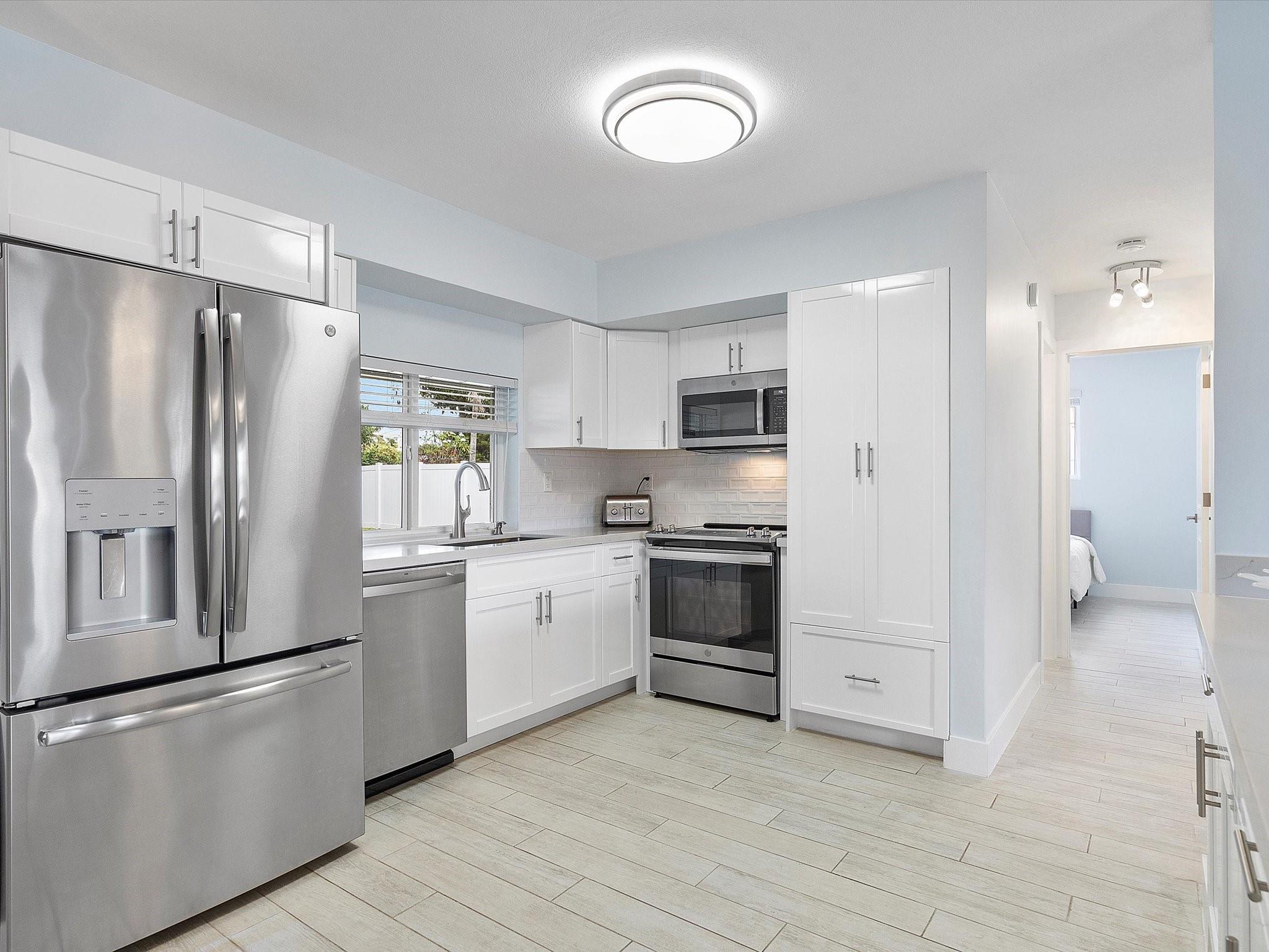 Hollywood Hills 6-22 B - Residential
