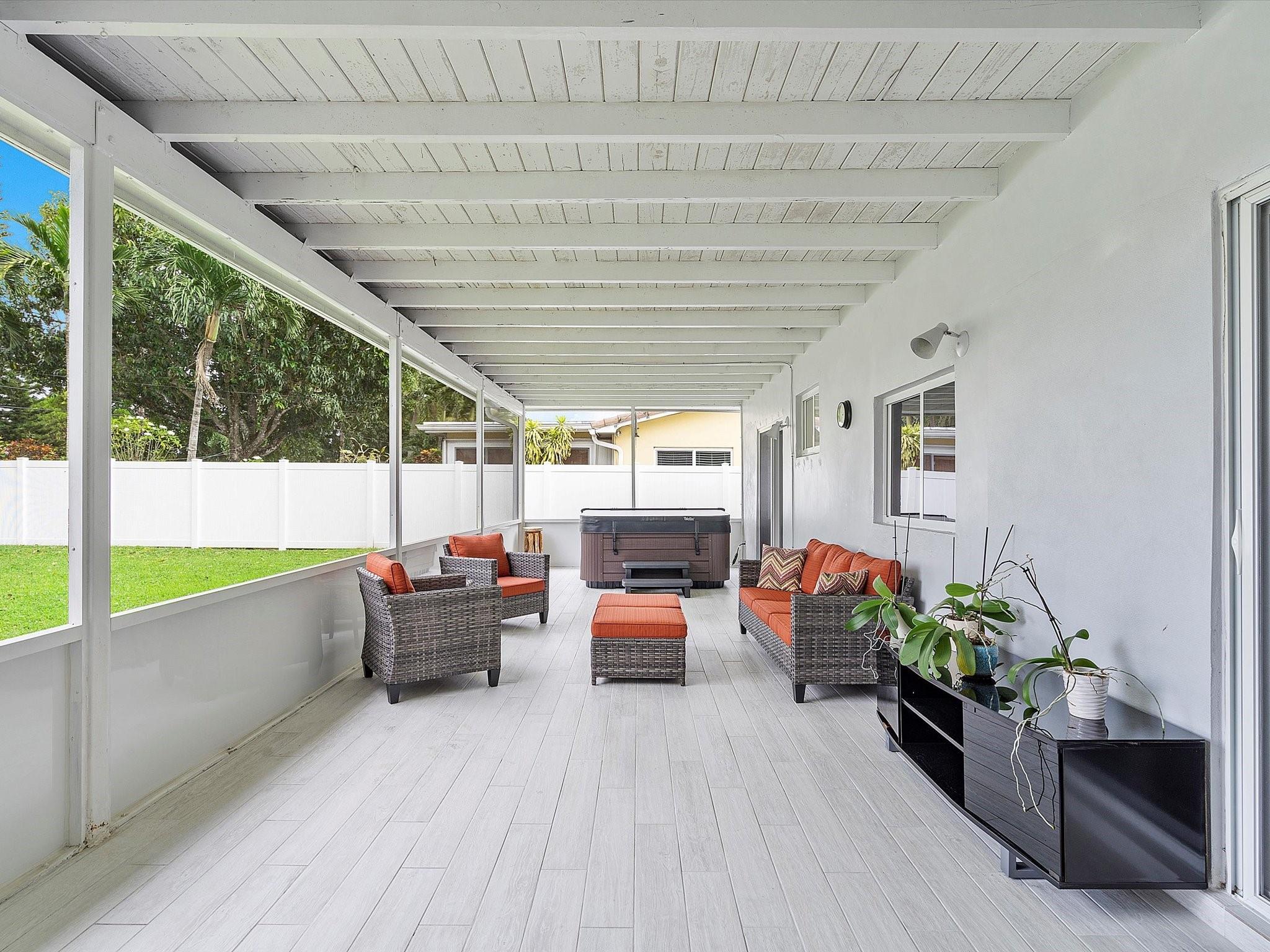 Hollywood Hills 6-22 B - Residential